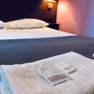 2* Hotel Des Ambassadeurs